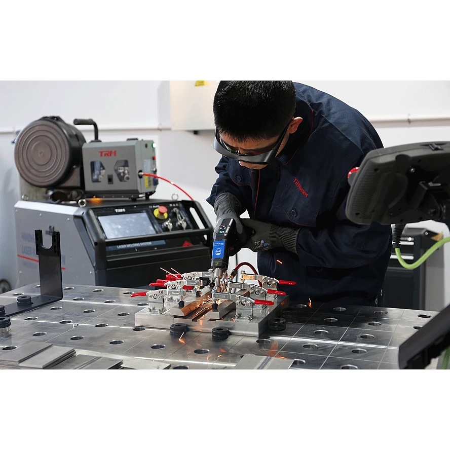 TRM Handgeführtes Faserlaser-Schweissgerät LWH1500-P (Wassergekühlt)