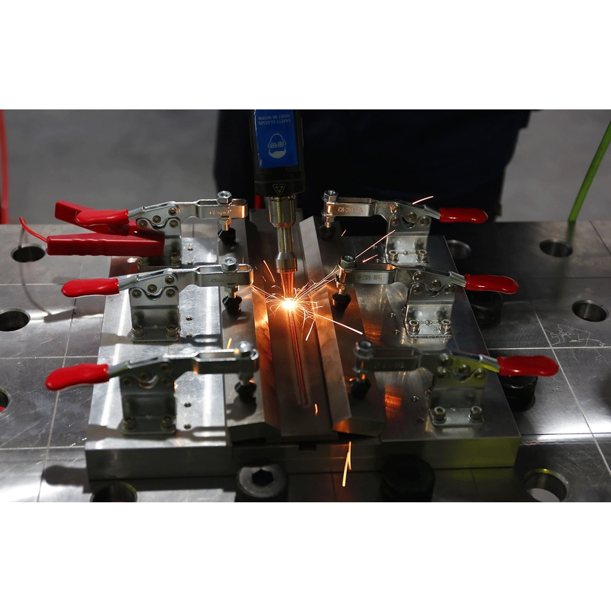 TRM Hochwertiges Handgeführtes Faserlaser-Schweissgerät LWH3000-P (Wassergekühlt)