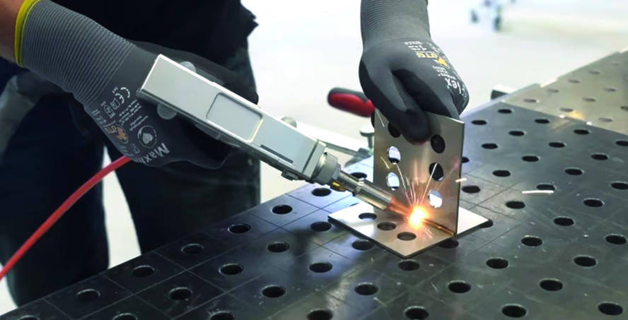 Handgeführtes Faserlaser-Schweissgerät ISO-LASER HR 1,5 kW